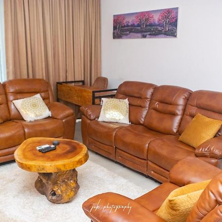 Luxury 2 Bedroom Apartment With Huge Balcony , Pool, Gym At Tribute House อักกรา ภายนอก รูปภาพ